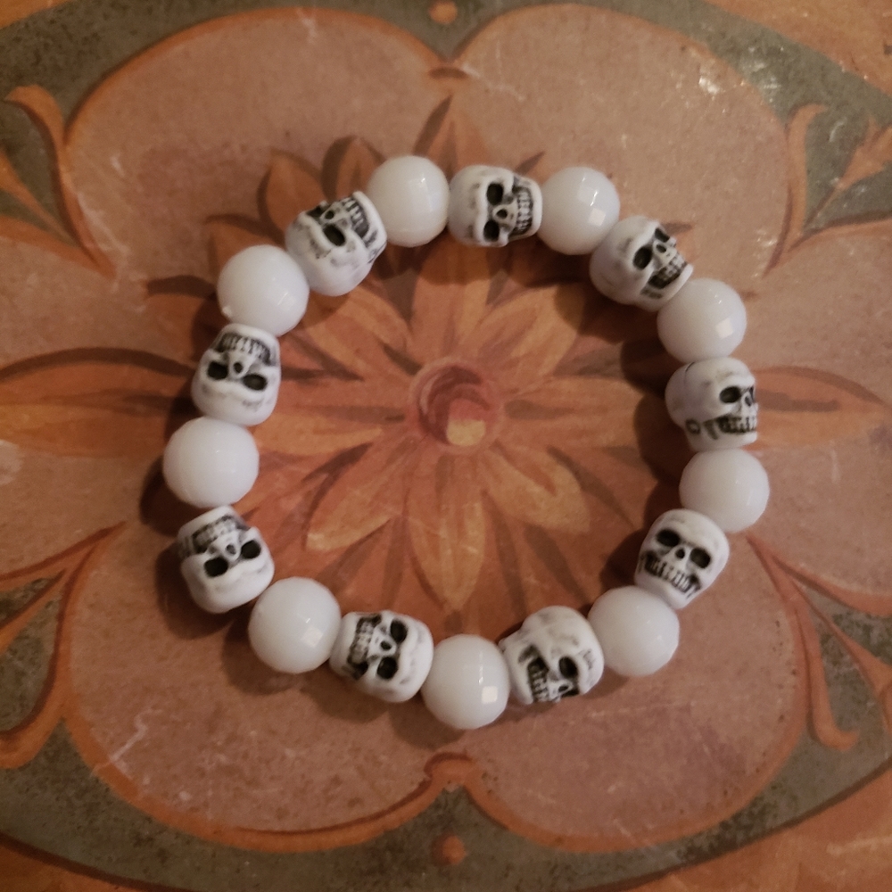 Bracelets - Picture 14 of 16